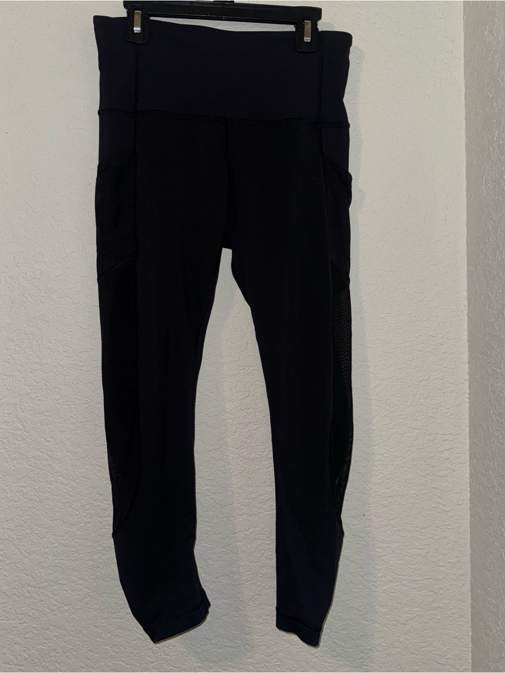 “Lululemon” mesh cropped leggings